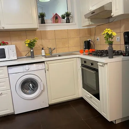 1 Bdrm With Jacuzzi In Old Town