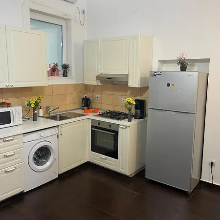 1 Bdrm With Jacuzzi In Old Town